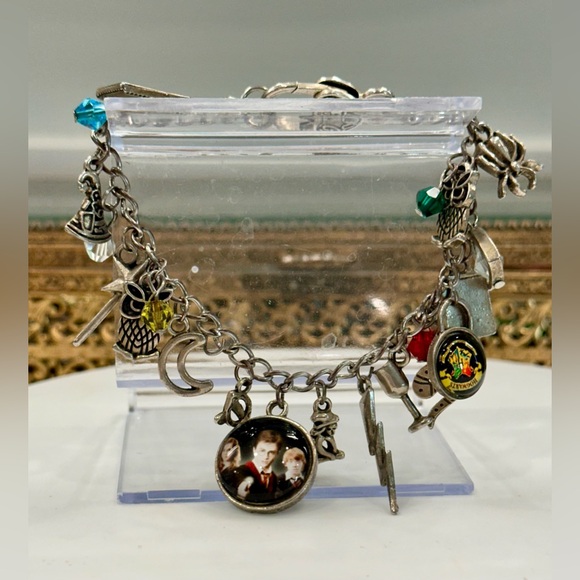 Harry Potter Charm Bracelet - Horcrux - Owl - Snake - Sorting Hat - EUC - Picture 1 of 15